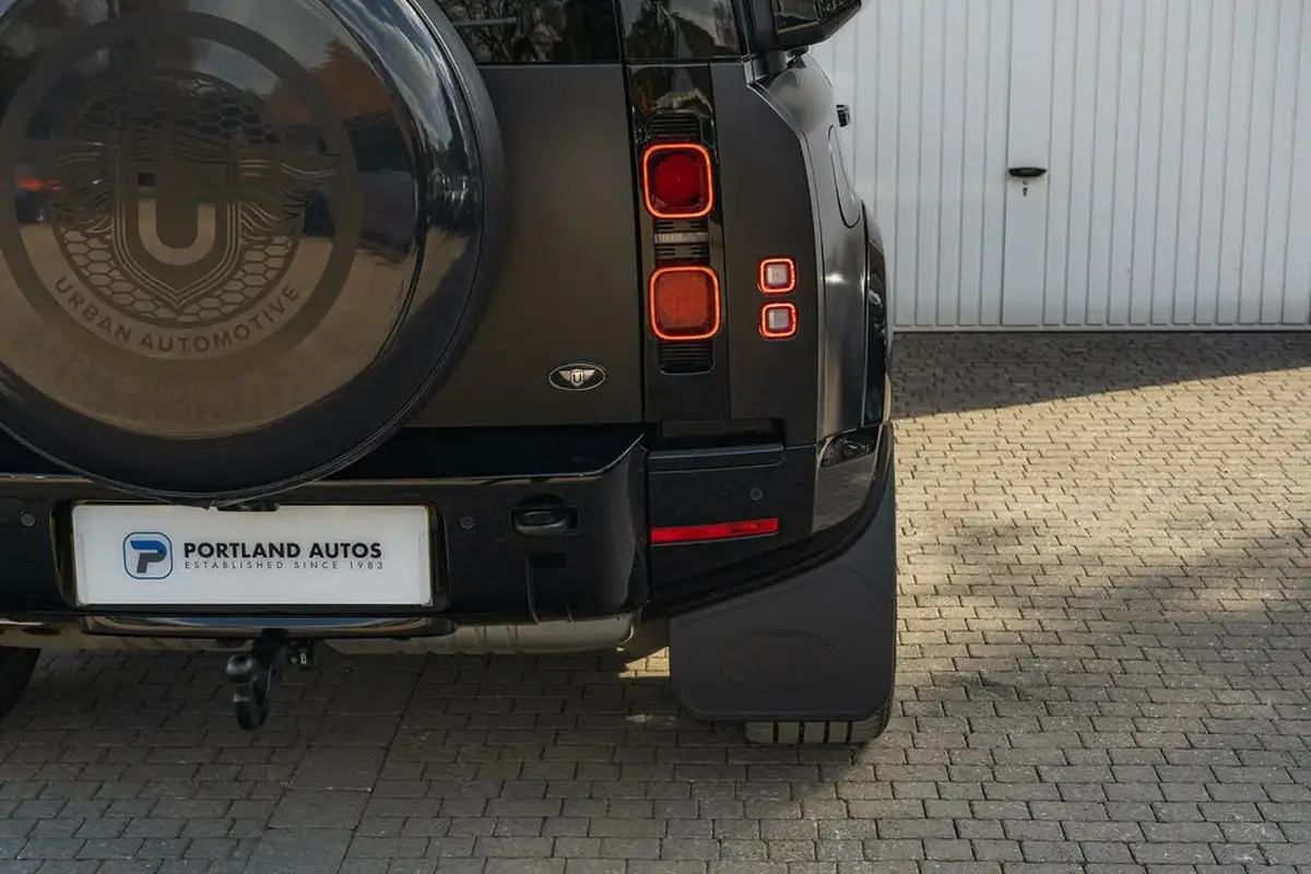 2023-land-rover-90-defender-big-20