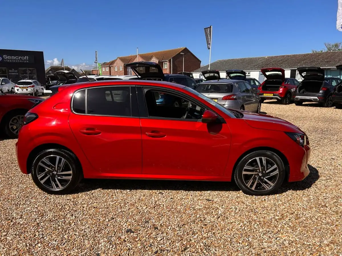 2021-peugeot-208-12-puretech-allure-premium-100bhp-big-6