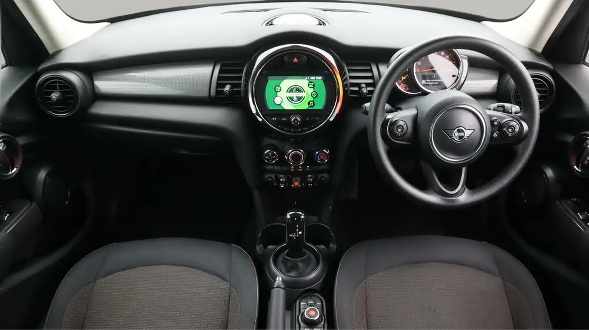 2020-mini-countryman-15-cooper-classic-auto-big-13