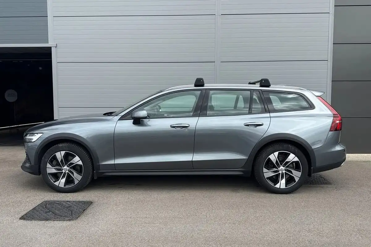 2019-volvo-v60-20td-d4-cross-country-big-37