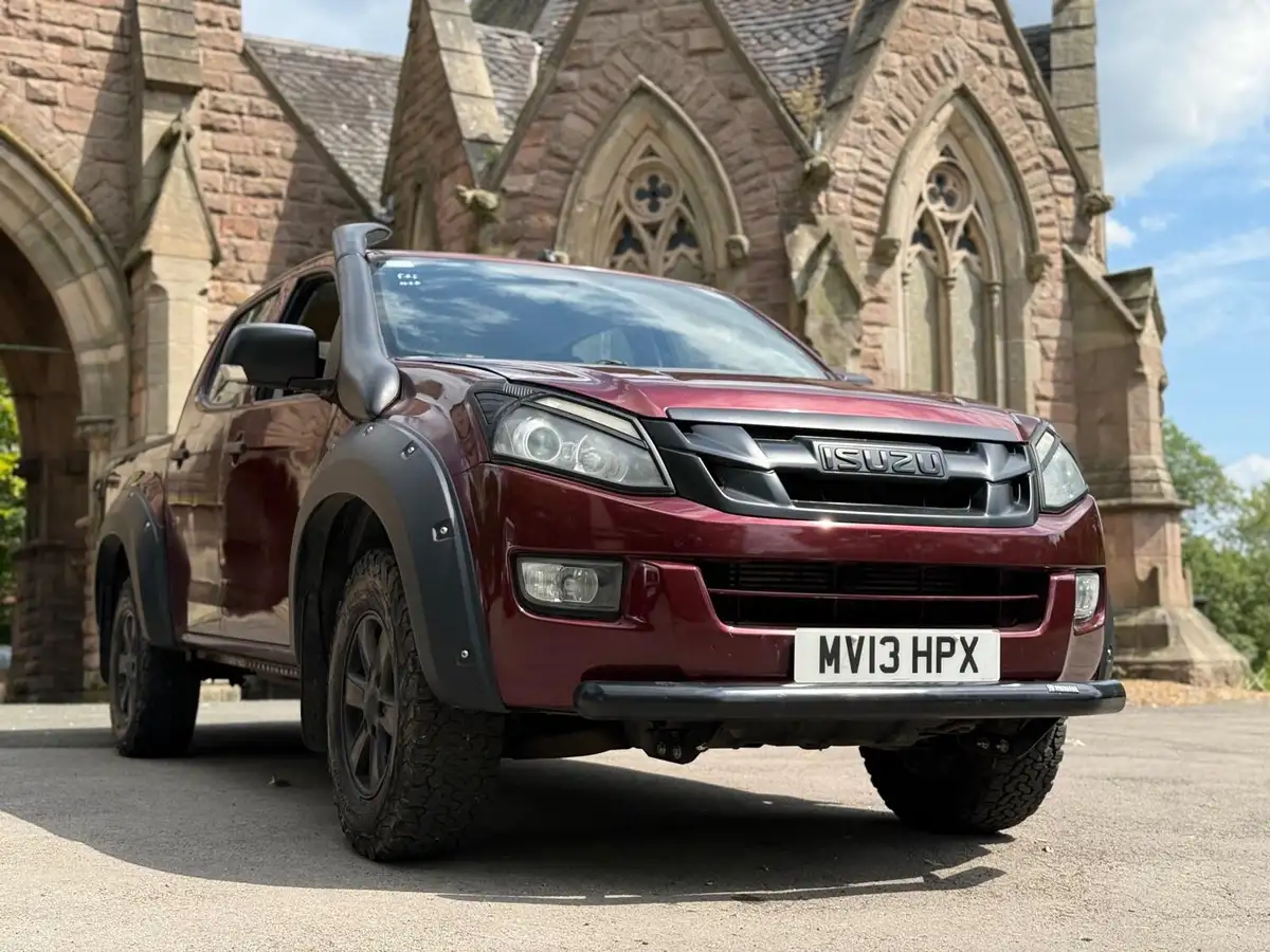 2013-isuzu-d-max-25td-eiger-big-1