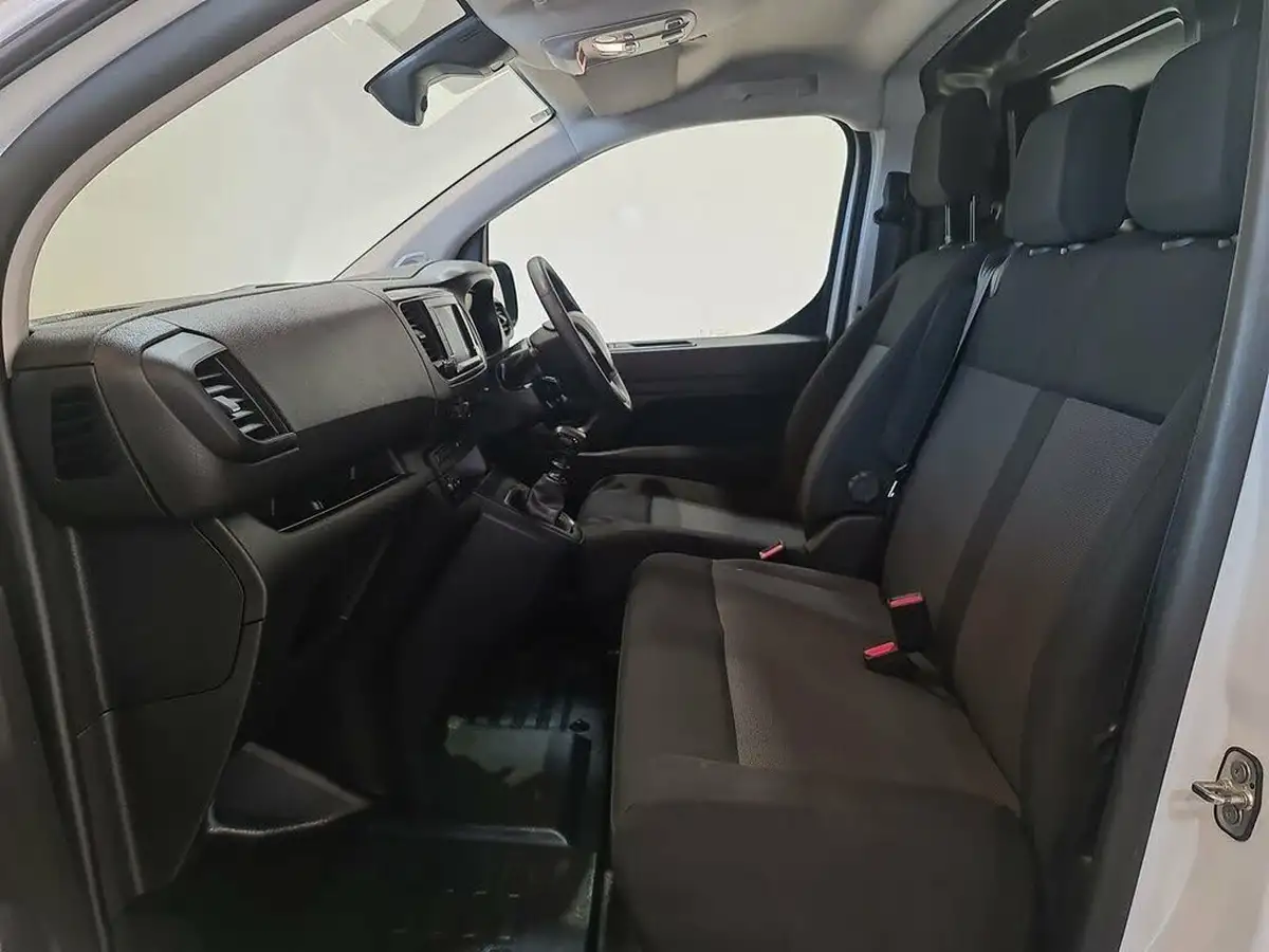 2023-peugeot-expert-15-bluehdi-professional-premium-standard-1000-big-24