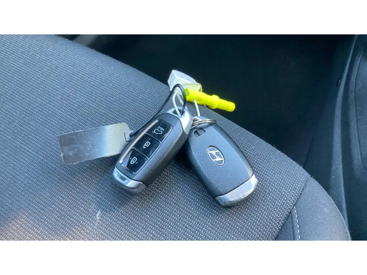 2022-hyundai-kona-16-gdi-premium-big-19