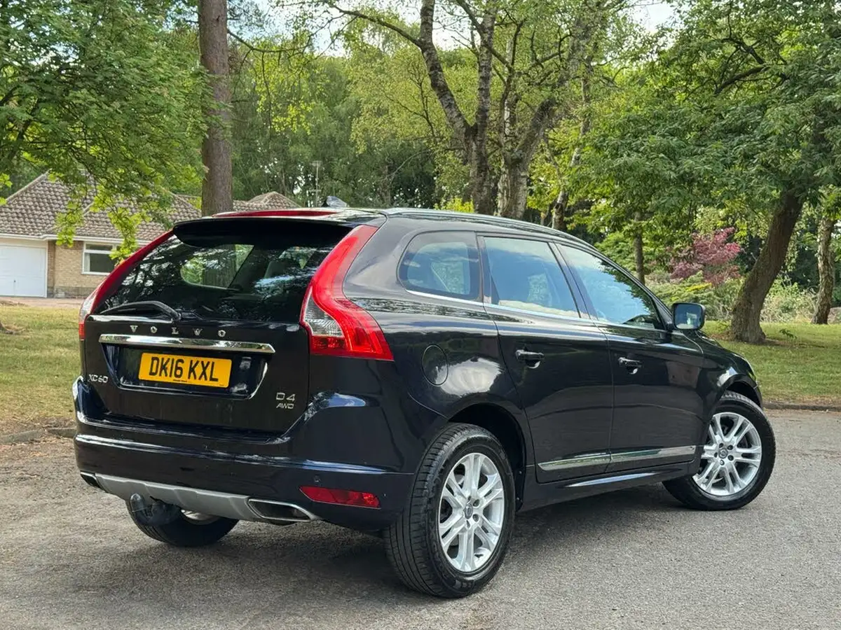 2016-volvo-xc60-24td-d4-se-lux-geartronic-big-23