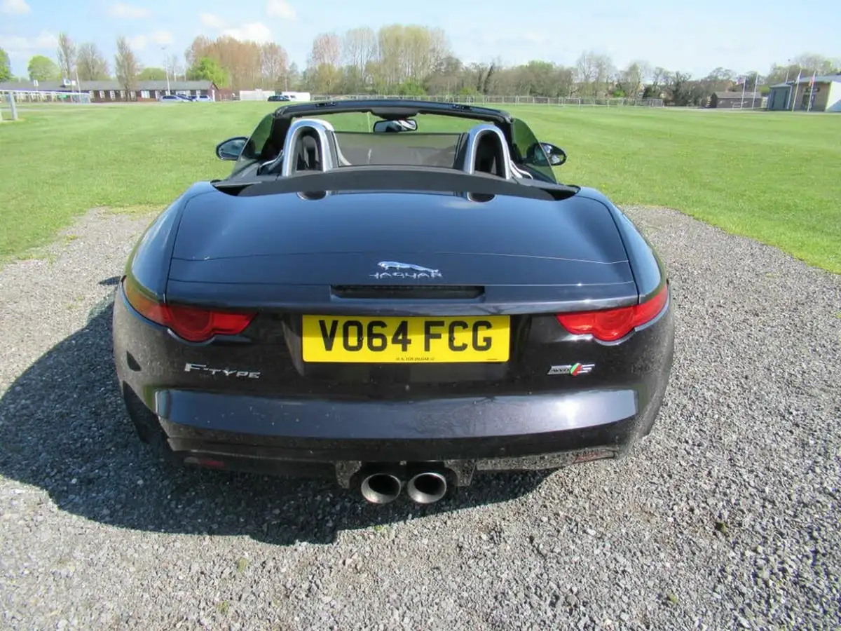 2014-jaguar-f-type-30-s-convertible-awd-quickshift-big-4