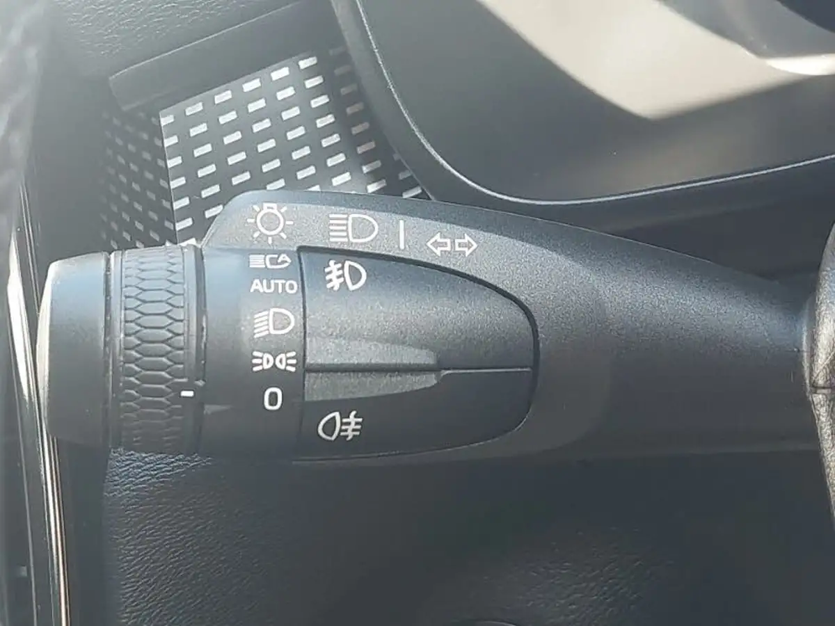 2022-volvo-xc40-e-recharge-plus-228bhp-big-16