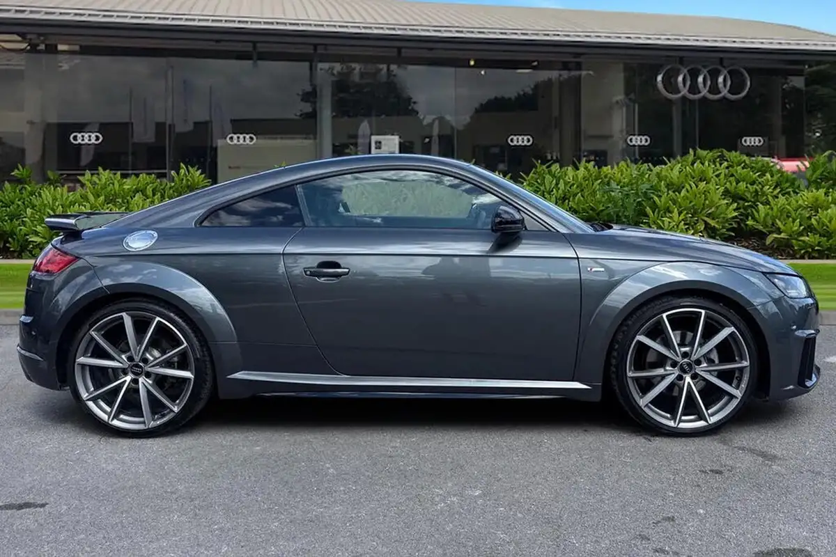 2022-audi-tt-coupe-20-40-tfsi-black-edition-big-2