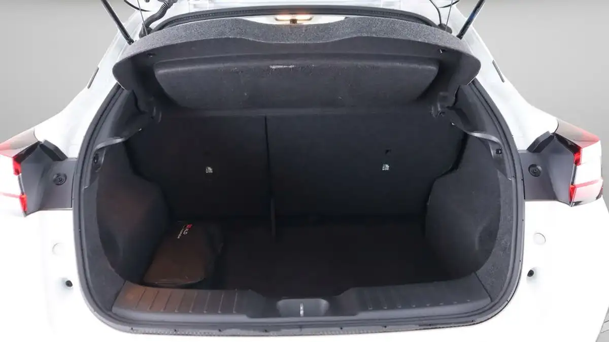 2021-nissan-juke-10-dig-t-visia-big-16