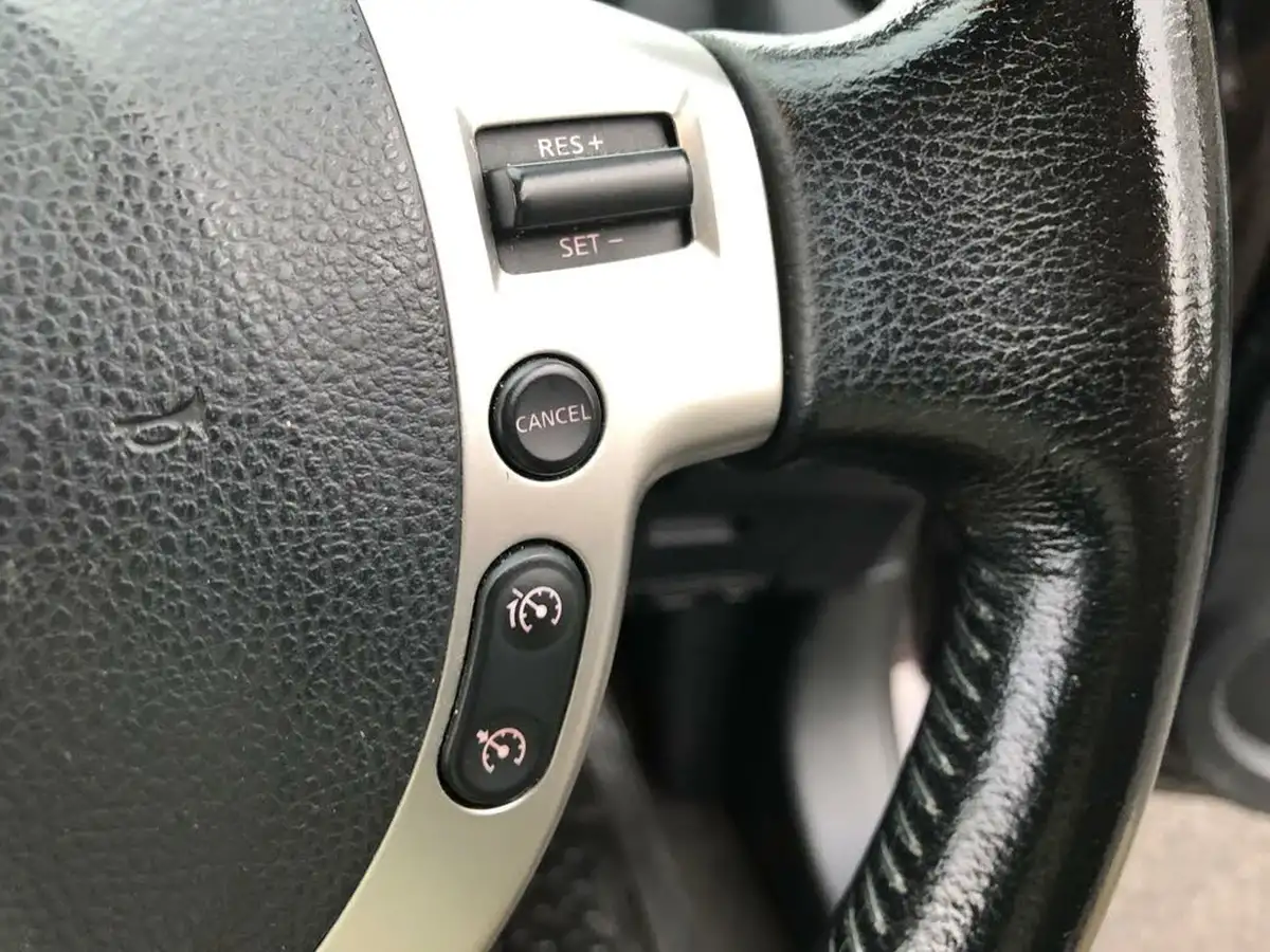 2012-nissan-qashqai-15td-acenta-big-21