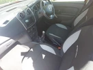 2013-dacia-sandero-stepway-09-laureate-small-4