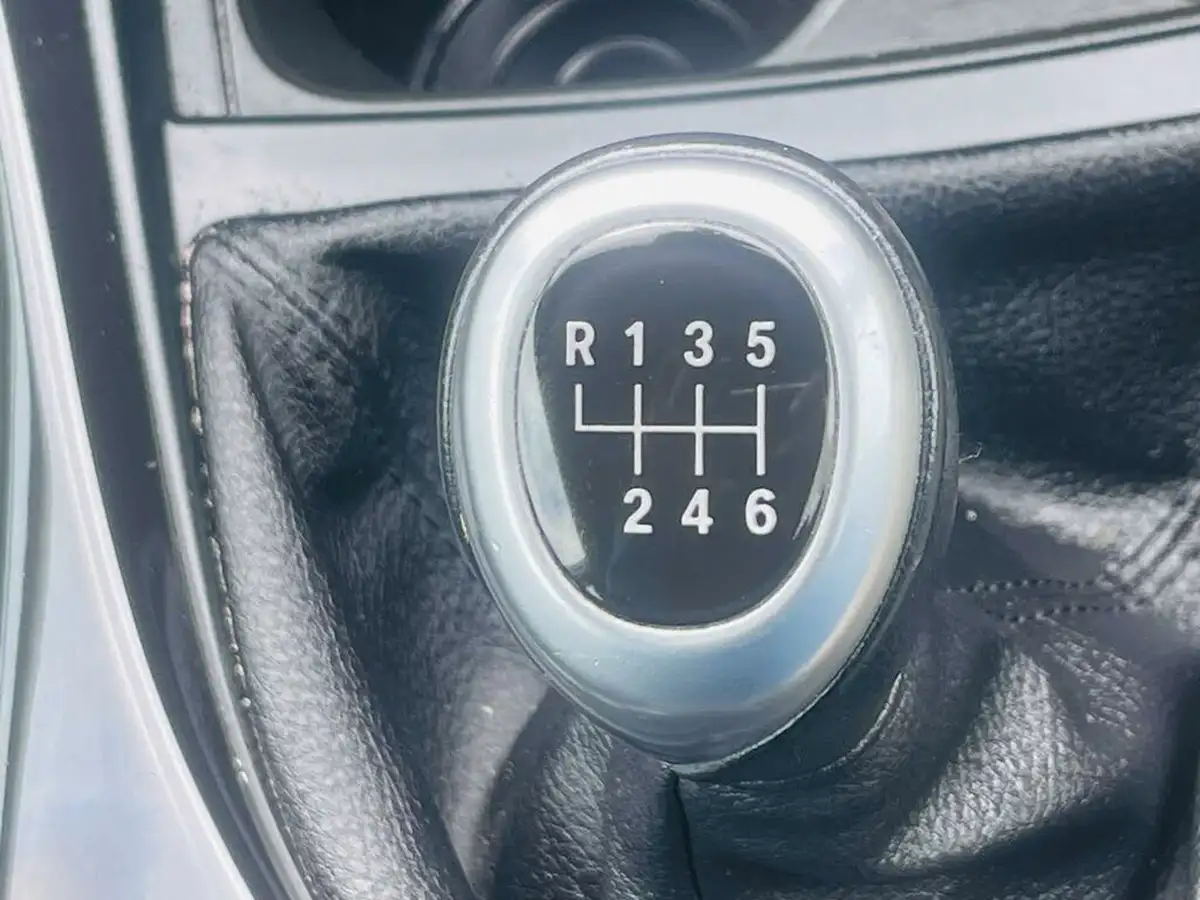 2013-bmw-1-series-16-116i-sport-ss-3d-big-29
