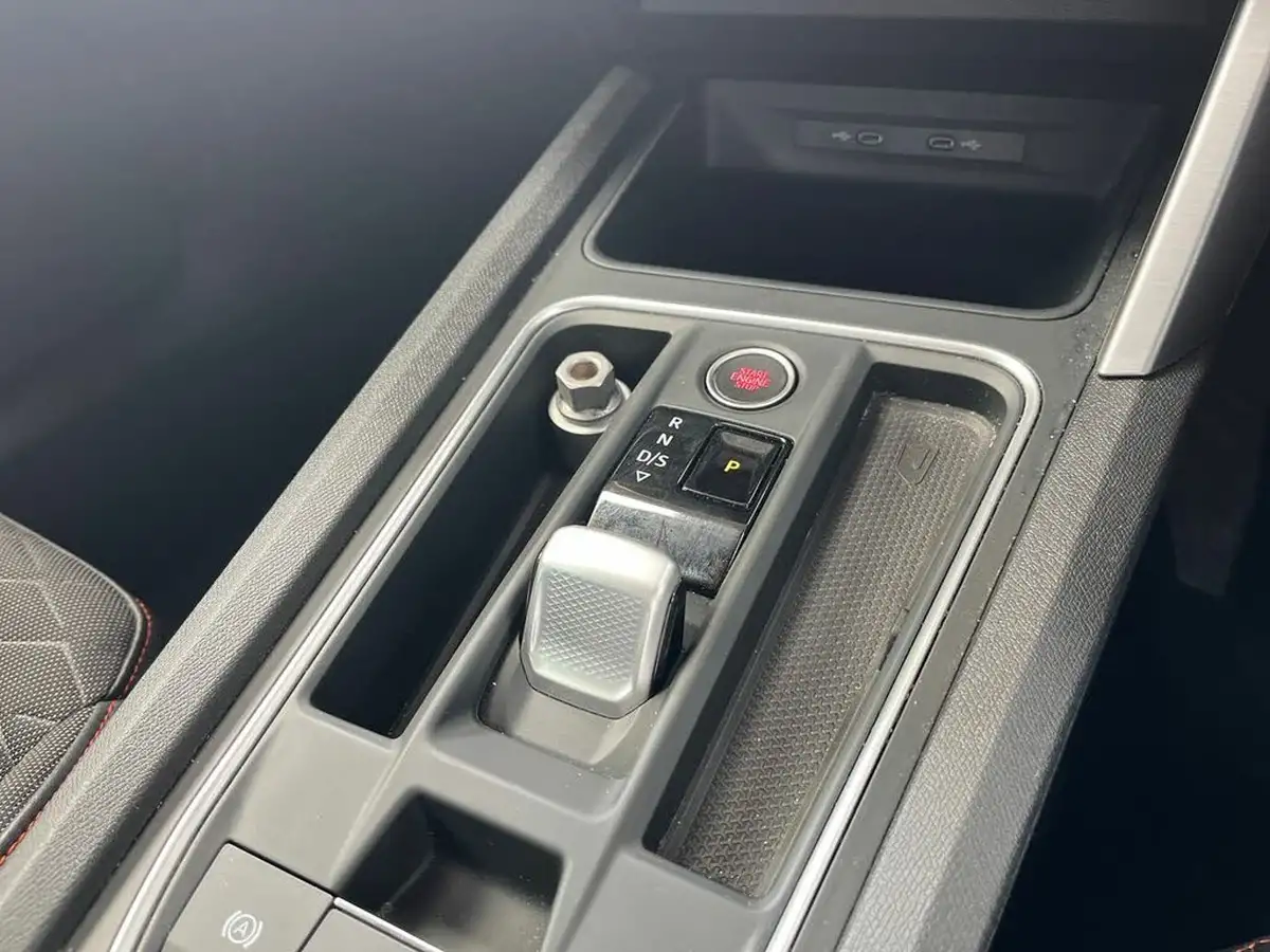 2021-seat-leon-14-e-hybrid-fr-hatchback-big-27
