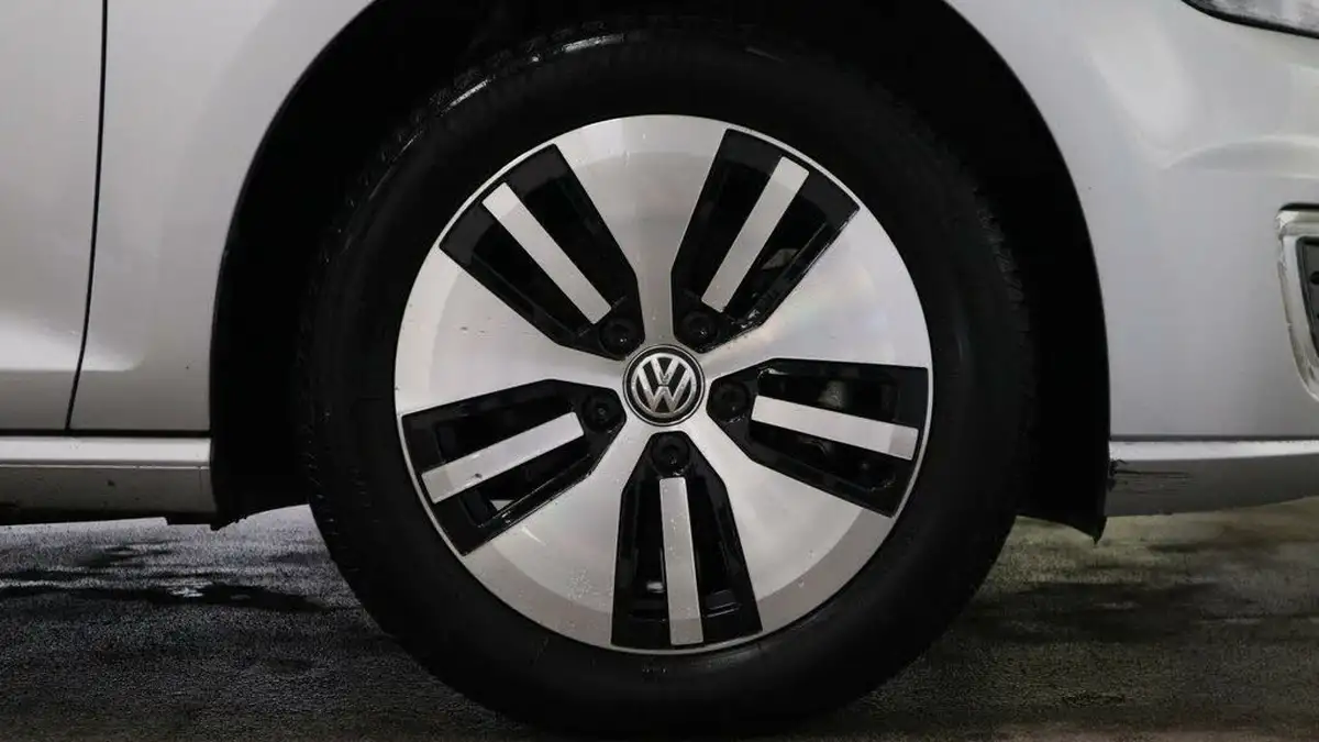 2020-volkswagen-golf-e-e-golf-big-4