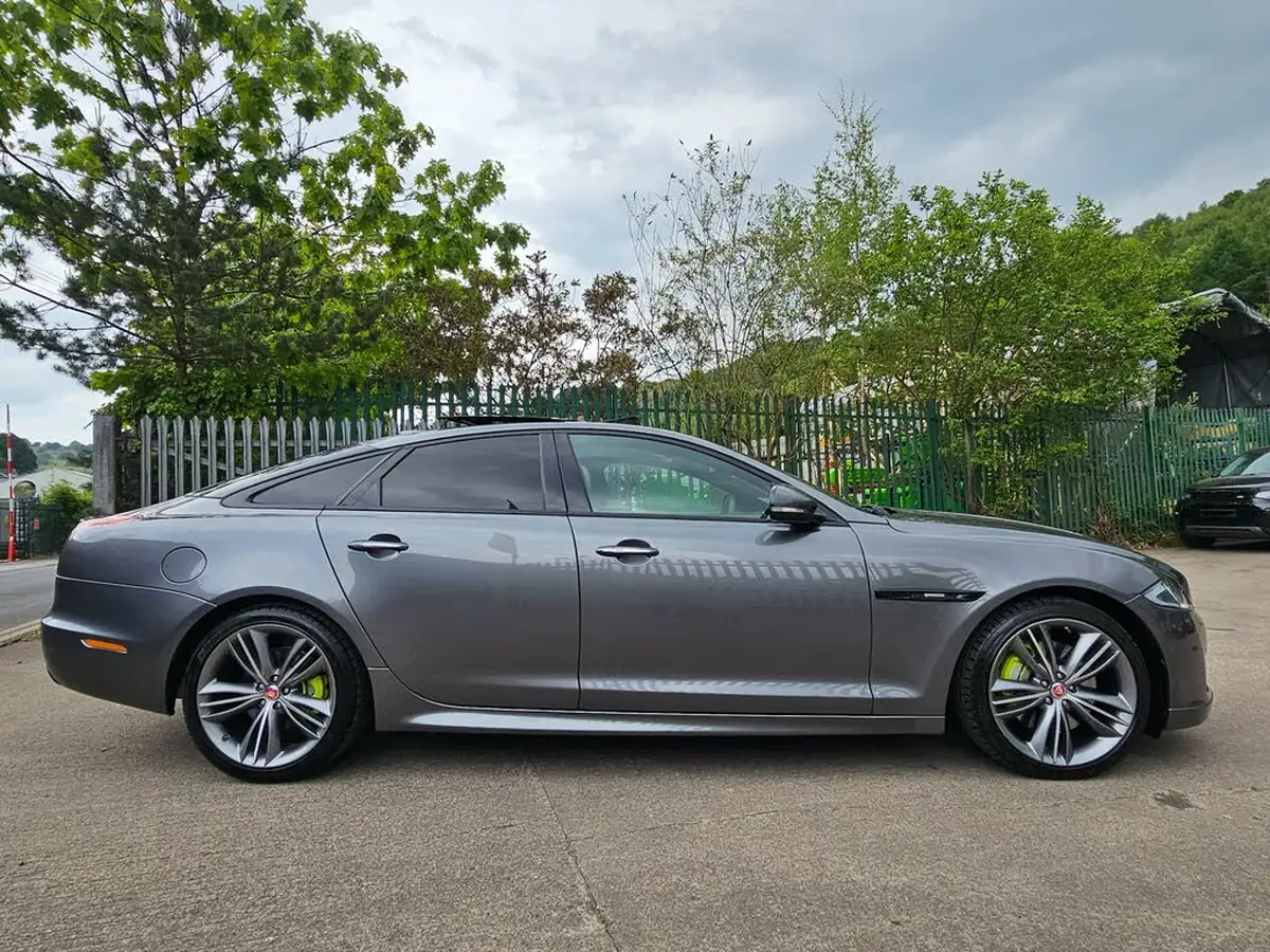 2016-jaguar-xj-series-30td-xj-r-sport-30tdv6-296bhp-big-27