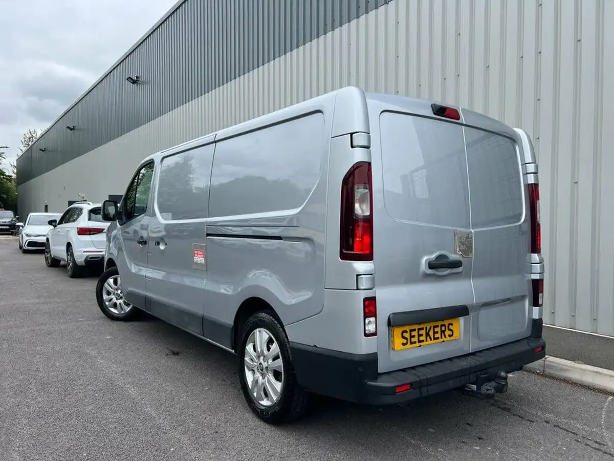 2022-renault-trafic-20dci-ll30-130-sport-big-4