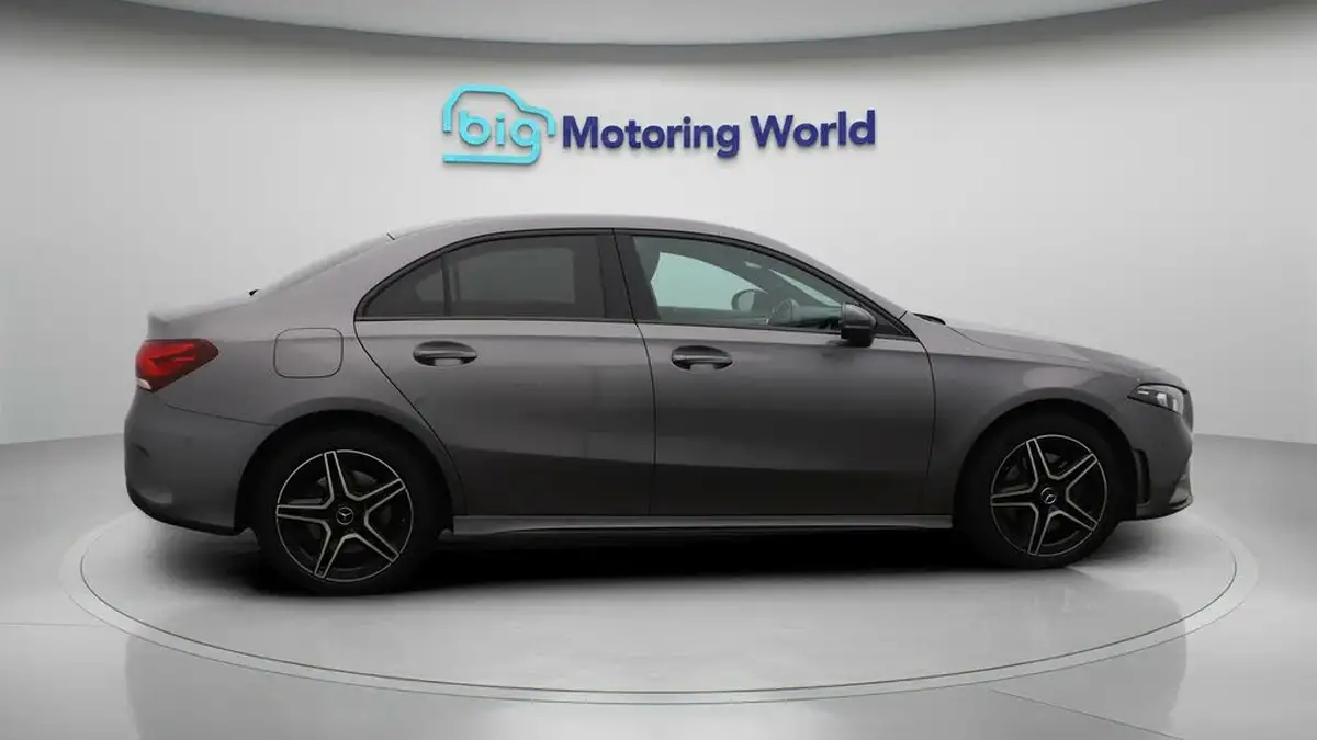 2021-mercedes-benz-a-class-20-a250-amg-line-executive-edition-saloon-4d-big-8