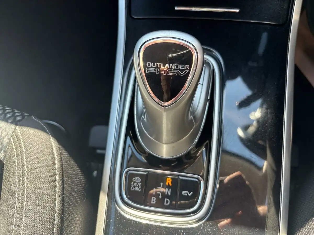2020-mitsubishi-outlander-24-reflex-plus-commercial-big-31