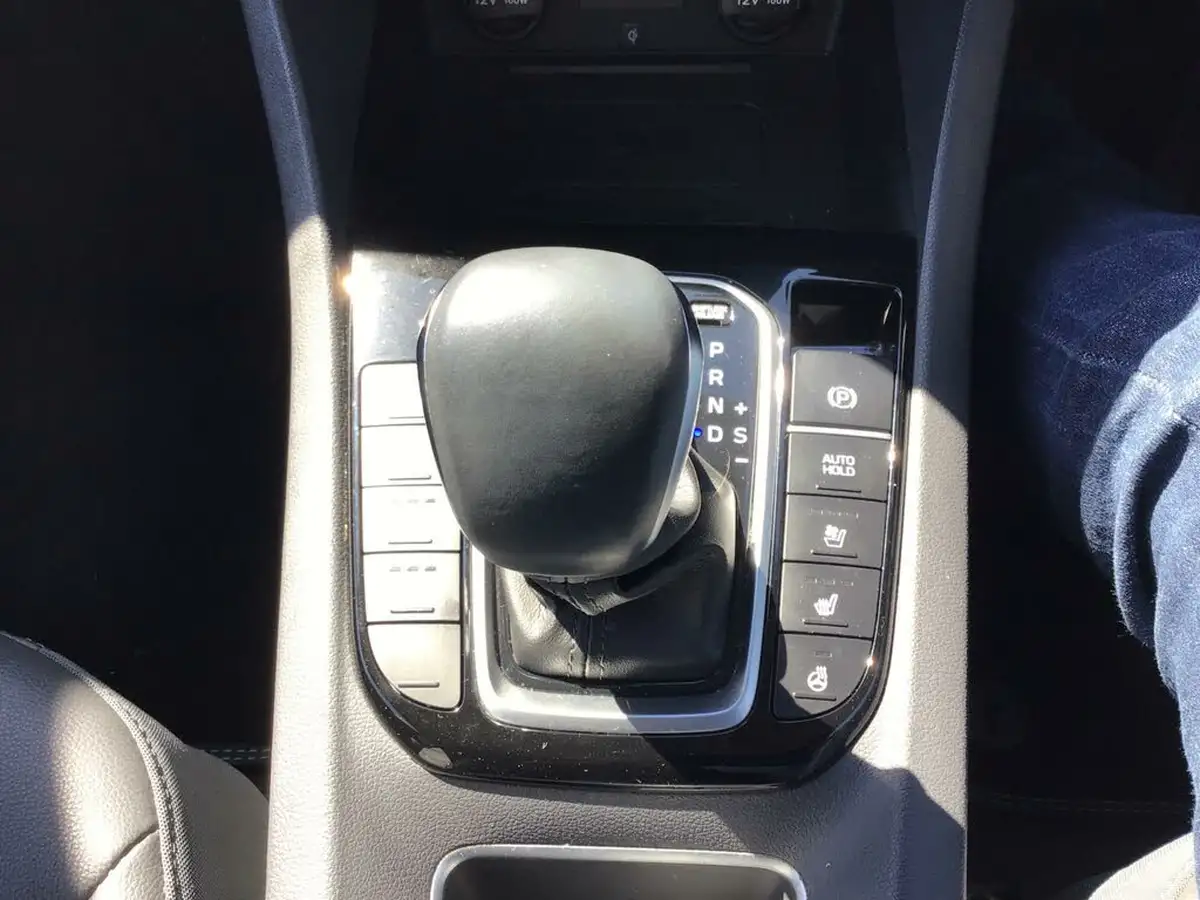 2020-hyundai-ioniq-16-gdi-premium-se-hybrid-big-21
