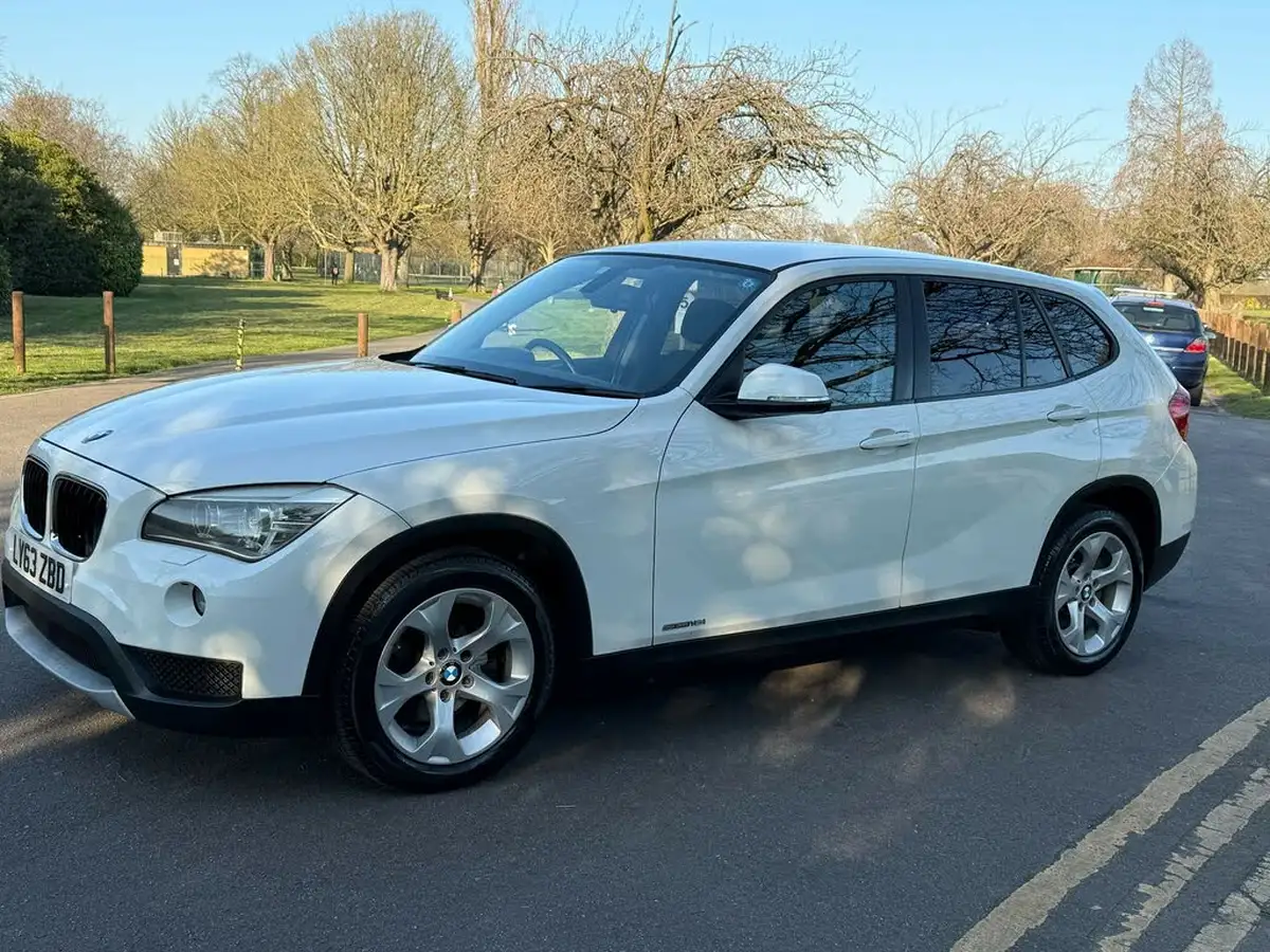 2013-bmw-x1-big-14