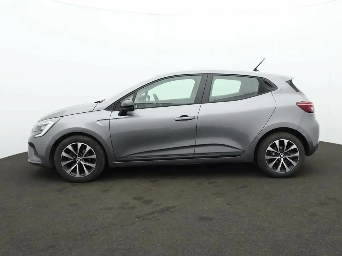 2023-renault-clio-10-tce-evolution-big-3
