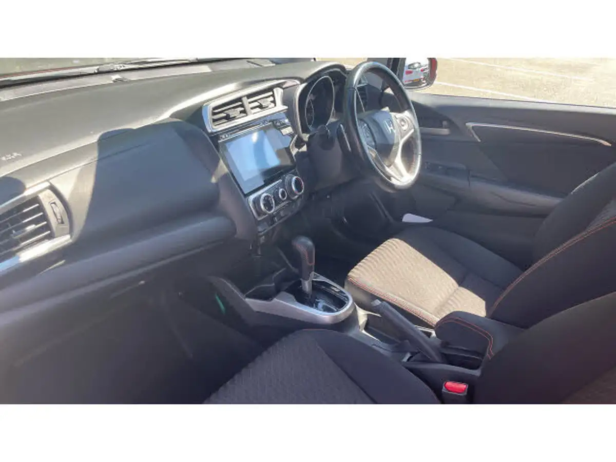 2018-honda-jazz-15-i-vtec-sport-navi-cvt-big-1