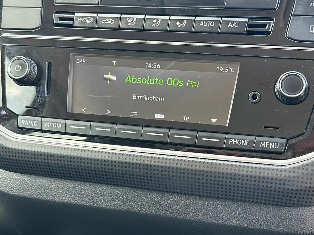 2021-skoda-citigo-e-se-big-20
