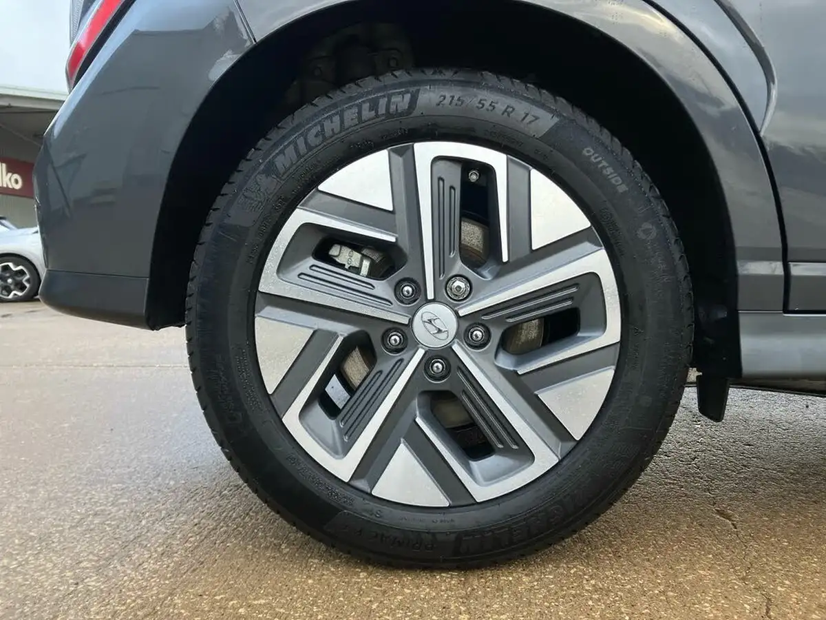 2023-hyundai-kona-e-premium-136ps-39kwh-big-7