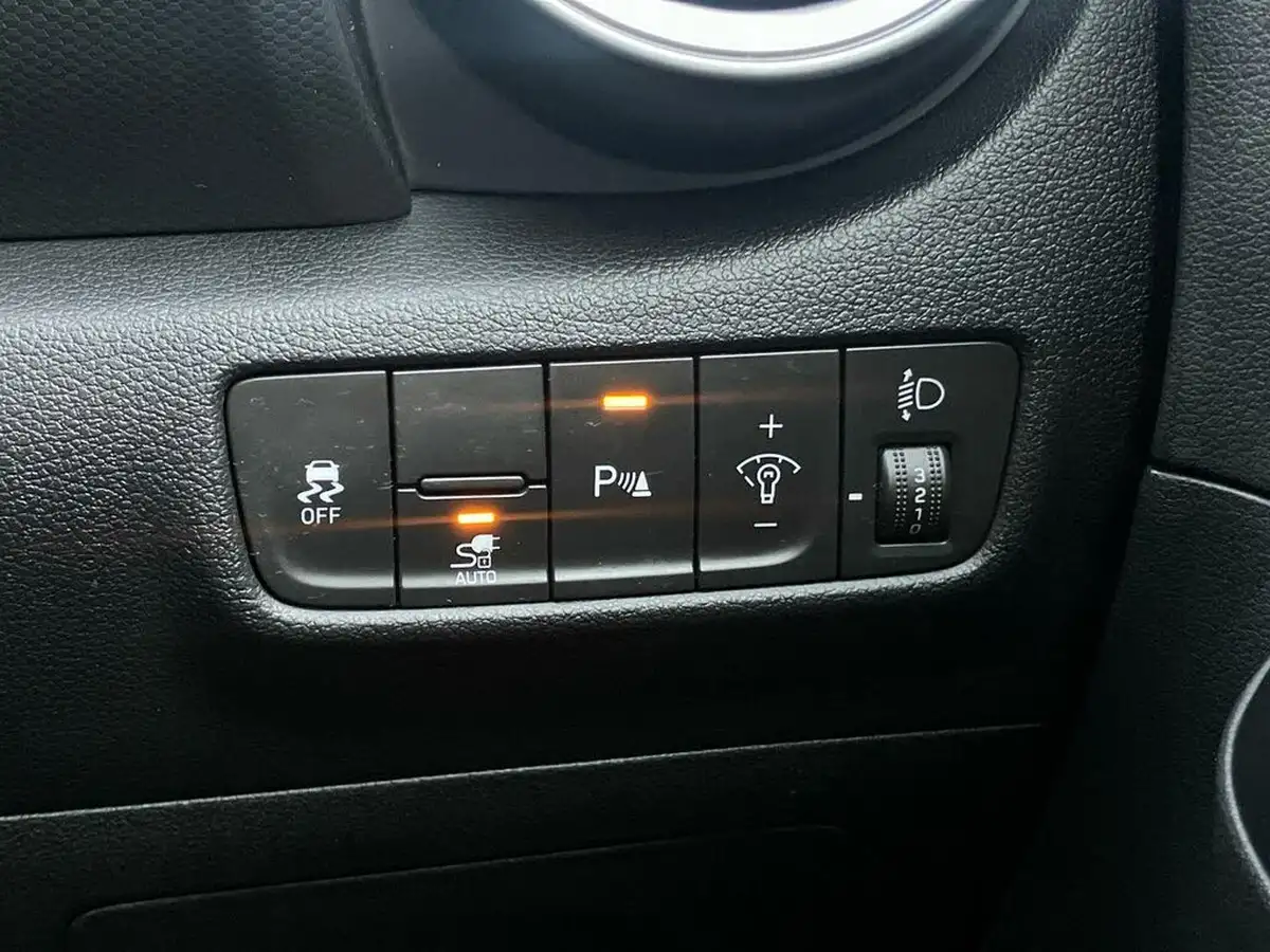 2023-hyundai-kona-e-premium-136ps-39kwh-big-31