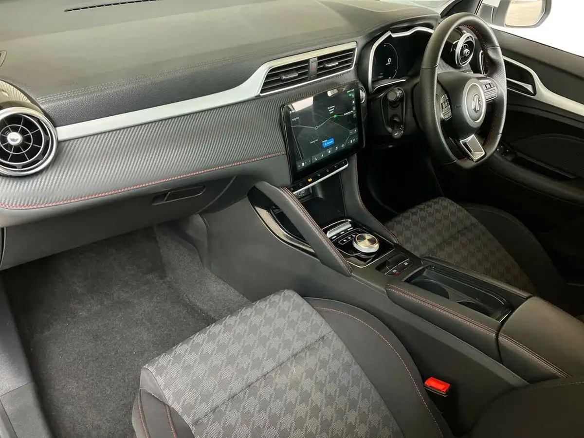 2023-mg-zs-suv-e-se-ev-176ps-big-6