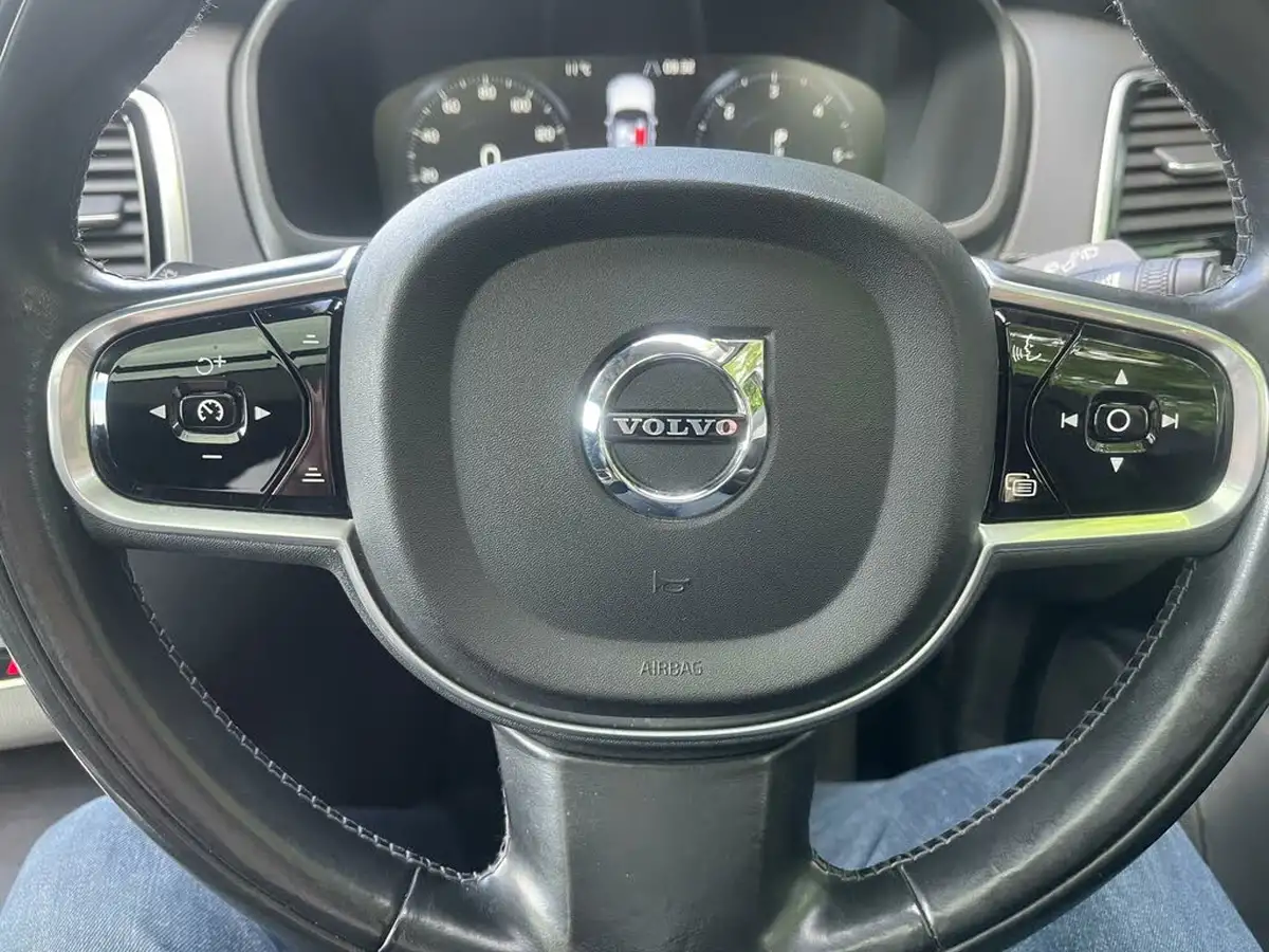 2017-volvo-xc90-20td-d5-inscription-auto-big-12