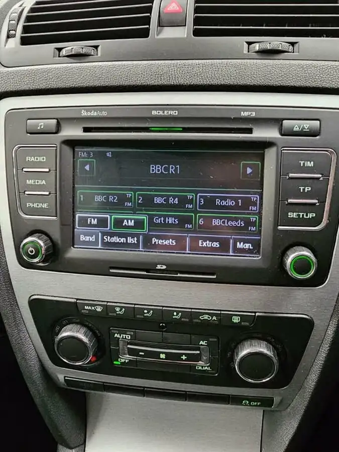 2013-skoda-octavia-20td-scout-cr-140bhp-big-25