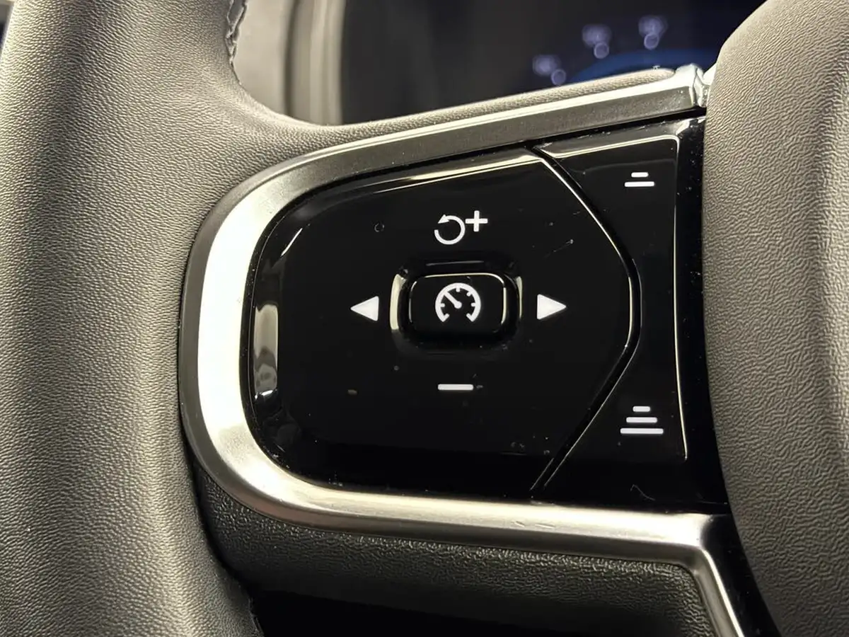 2023-volvo-xc90-20-b5-core-big-24