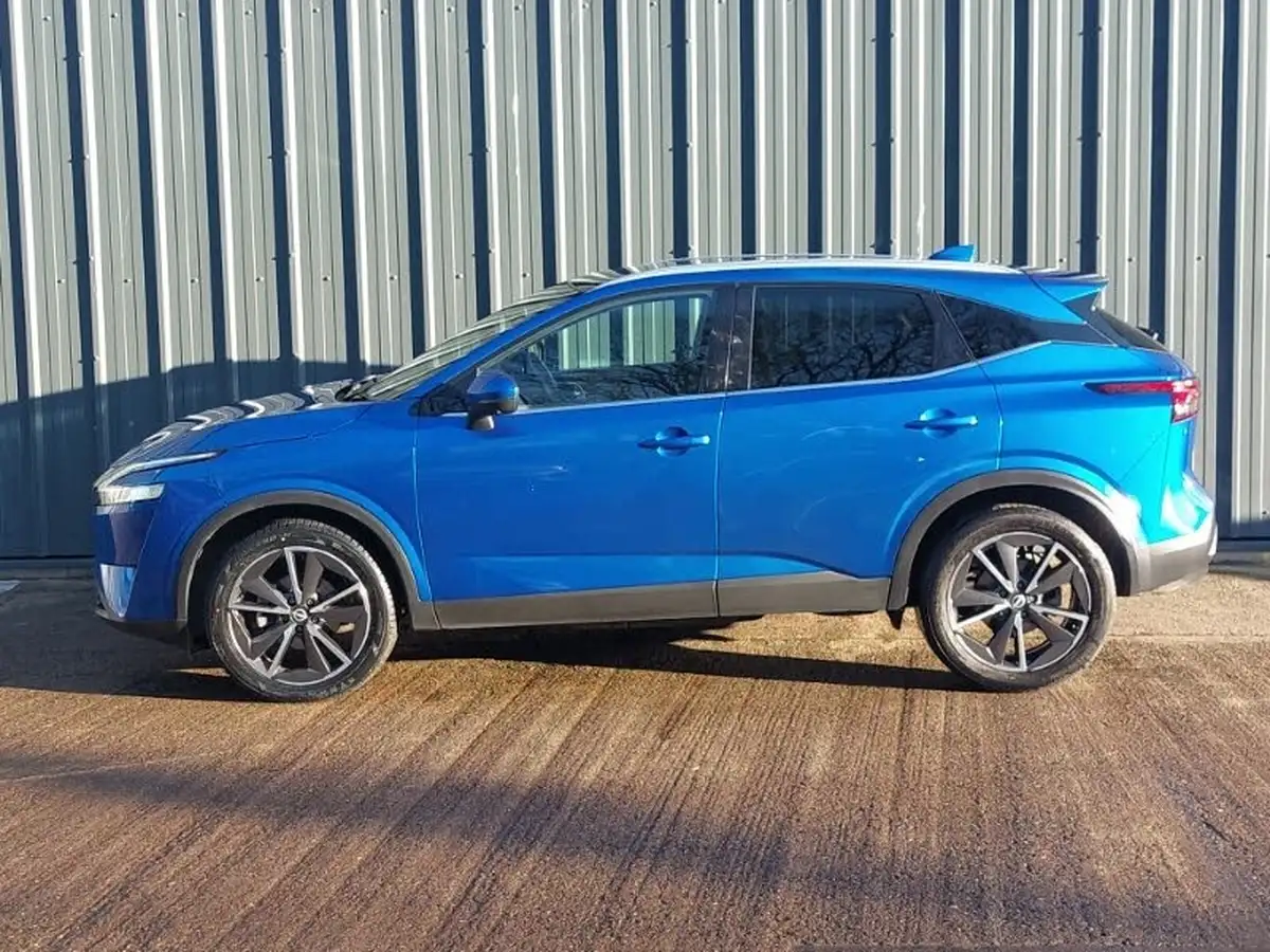 2022-nissan-qashqai-13-dig-t-tekna-158ps-xtronic-big-3
