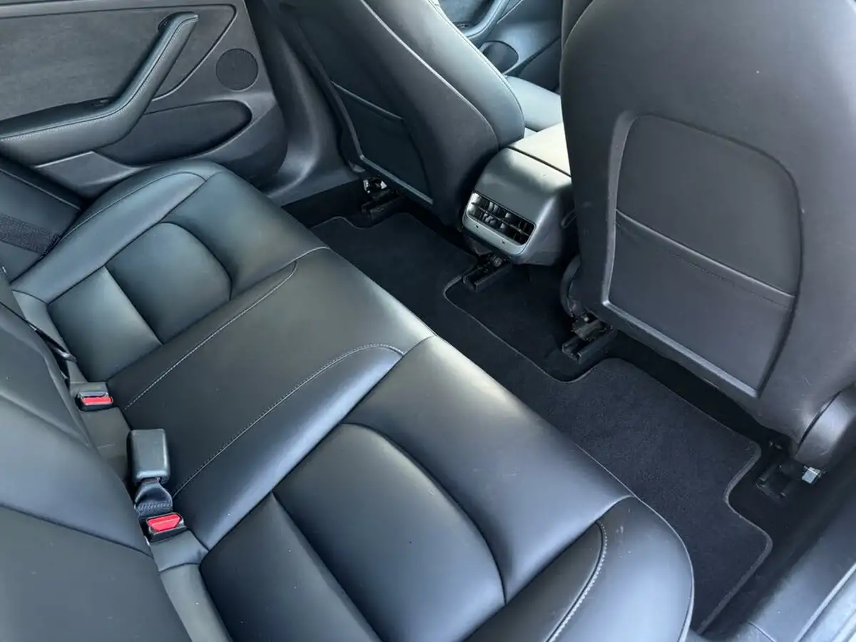 2021-tesla-model-3-e-long-range-awd-big-24
