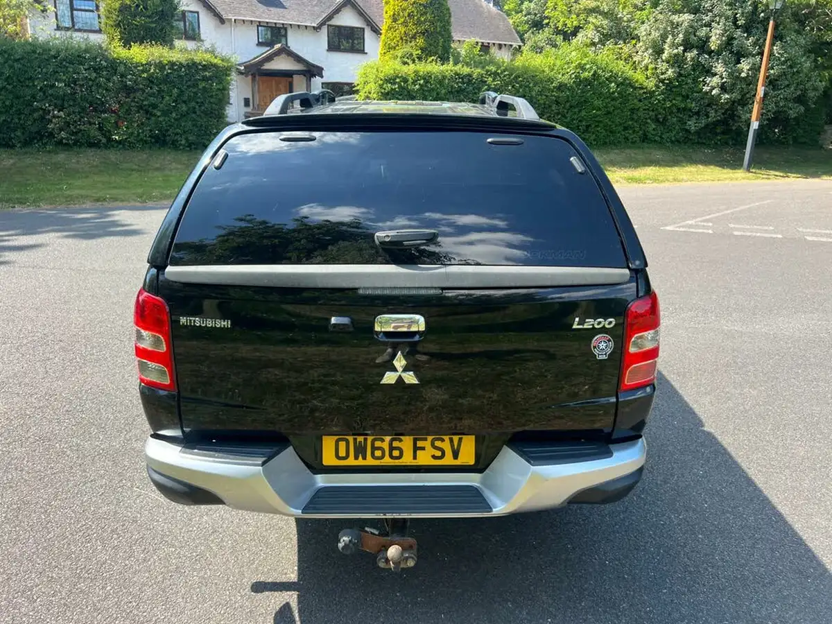 2017-mitsubishi-l200-24di-d-warrior-178bhp-eu6-auto-big-8