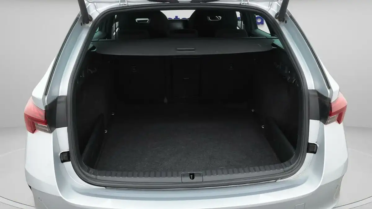 2021-skoda-octavia-20tdi-vrs-estate-big-17