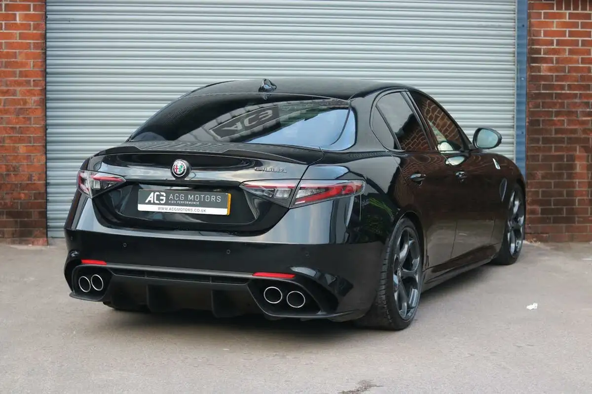 2020-alfa-romeo-giulia-29-biturbo-quadrifoglio-big-7
