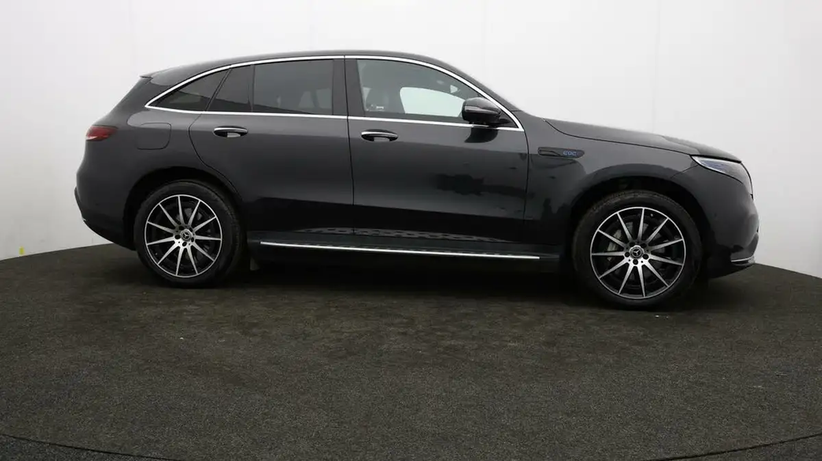2022-mercedes-benz-eqc-e-eqc-400-amg-line-big-32