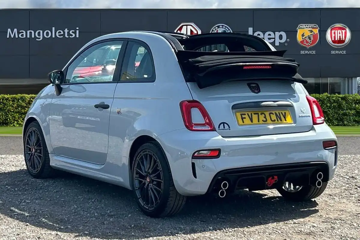 2023-abarth-695c-14-tjet-competizione-big-2