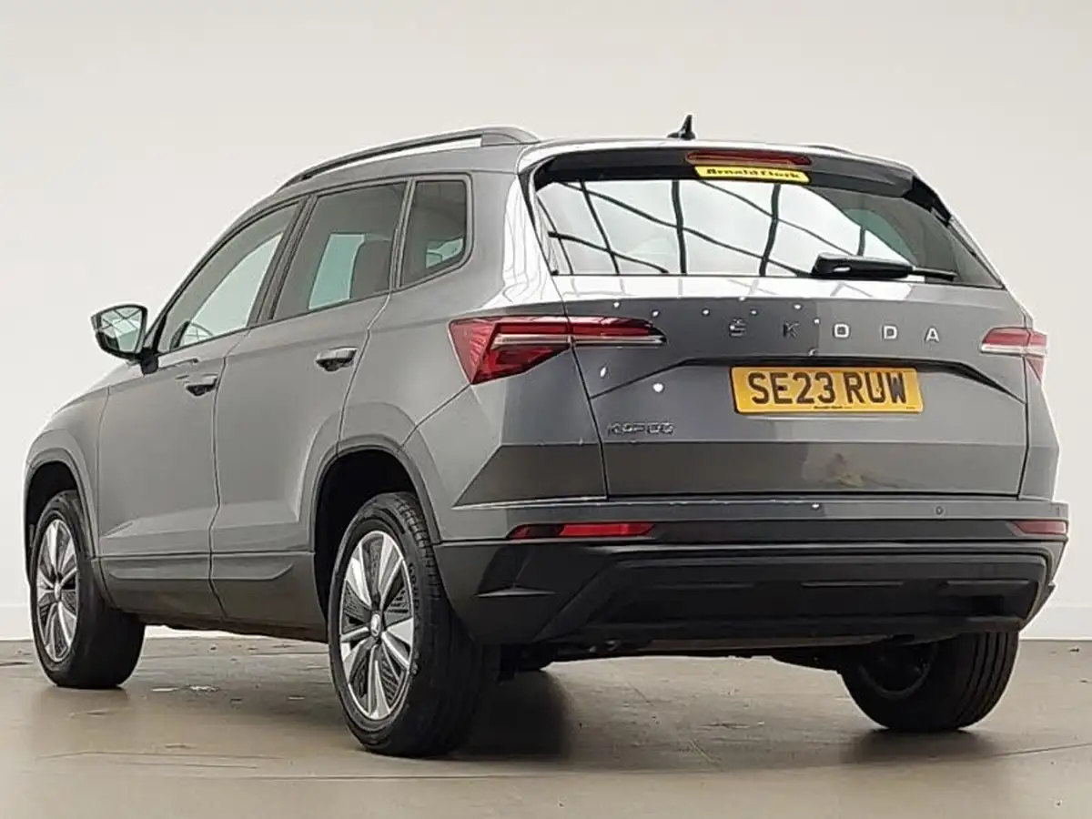 2023-skoda-karoq-15-tsi-se-drive-dsg-big-1
