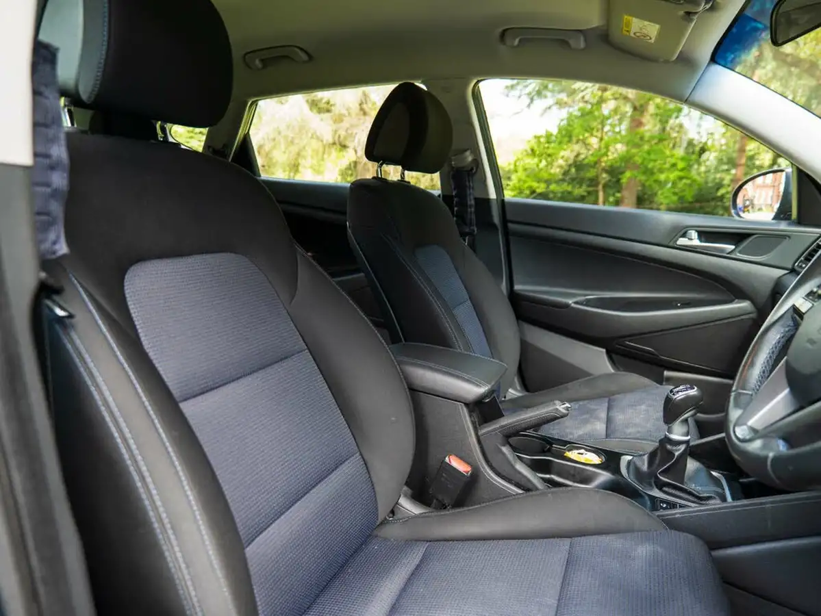2018-hyundai-tucson-17crdi-blue-drive-se-nav-116ps-big-10