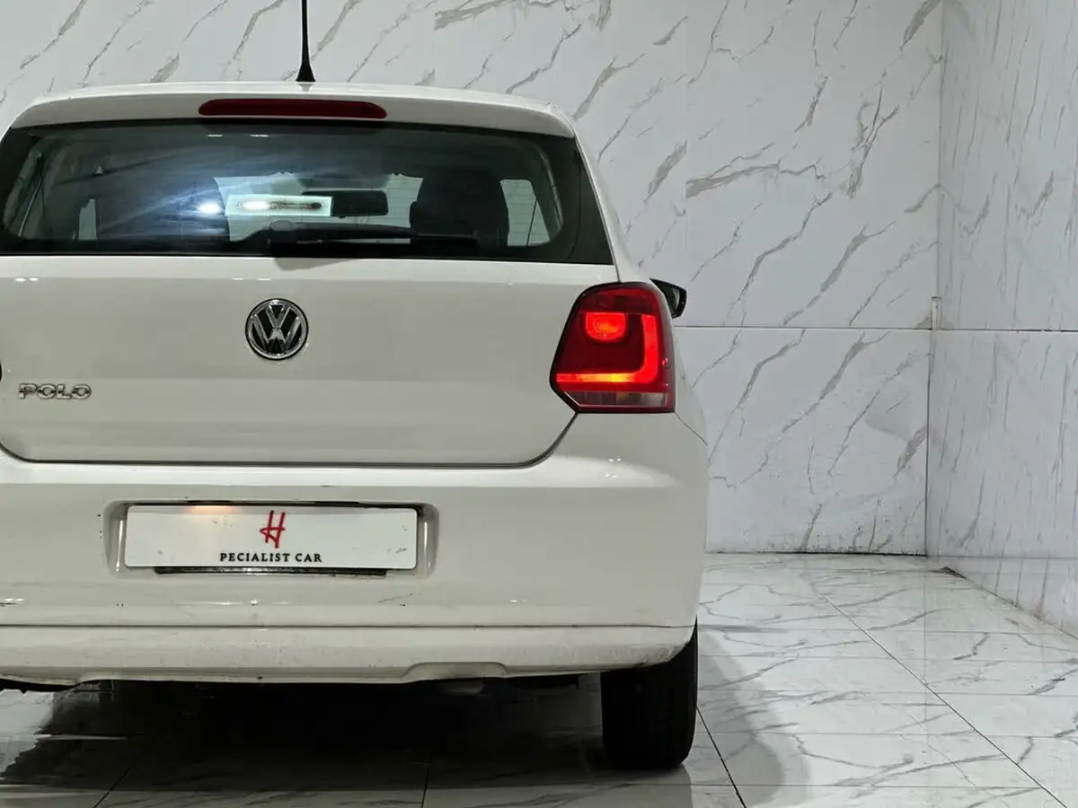 2011-volkswagen-polo-12-s-3d-big-17