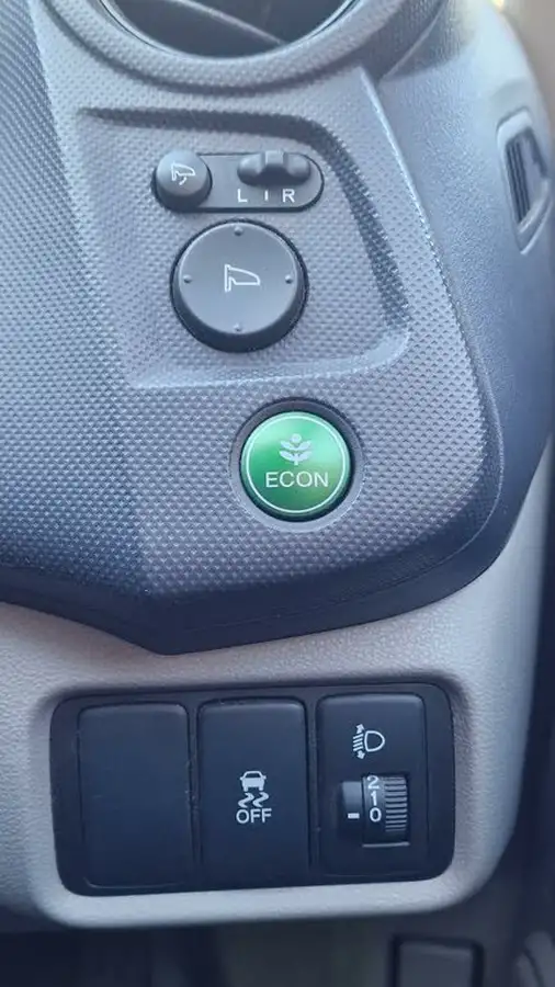 2010-honda-insight-13-es-big-7