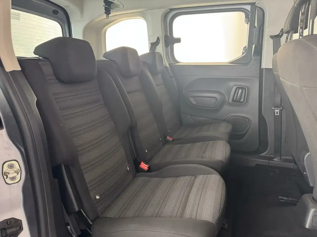 2021-vauxhall-combo-life-12i-edition-big-14