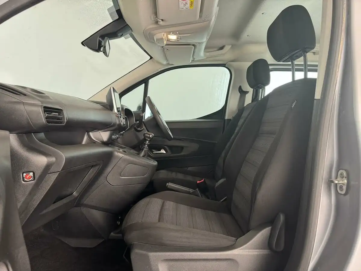2021-vauxhall-combo-life-12i-edition-big-38