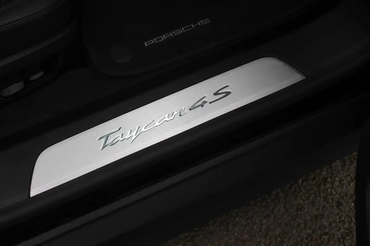 2024-porsche-taycan-e-4s-sport-turismo-544ps-big-34