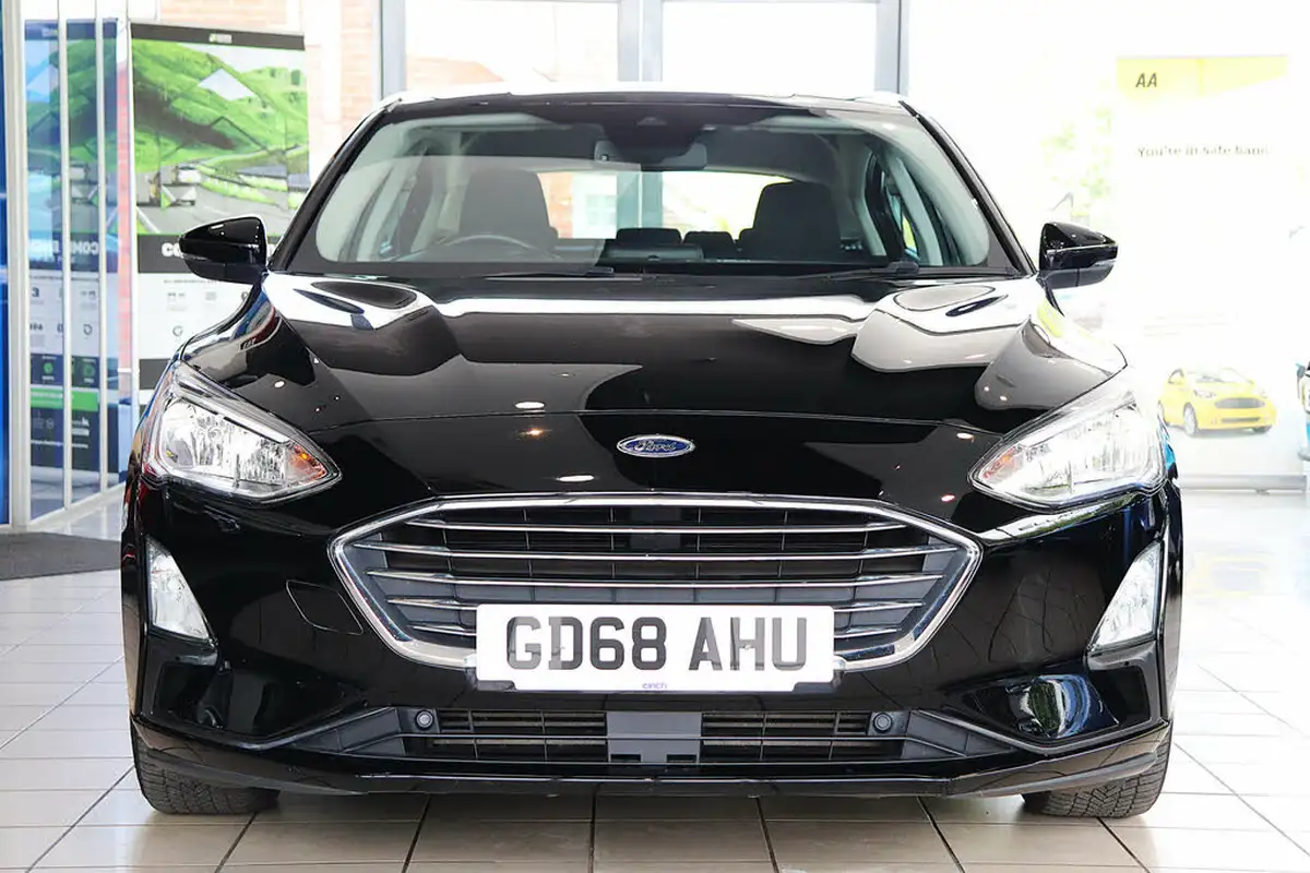 2019-ford-focus-10t-titanium-ss-hatchback-big-10