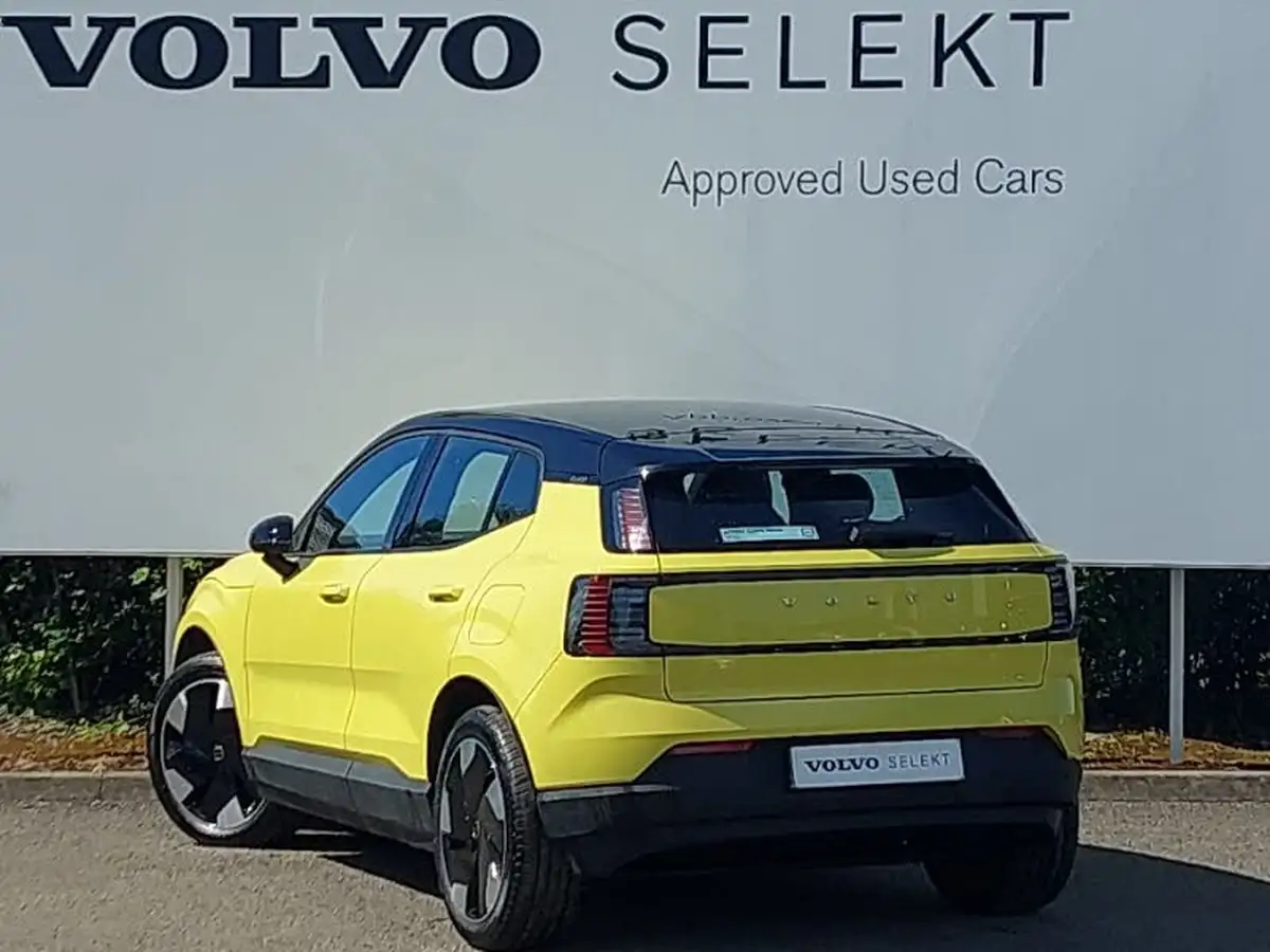 2024-volvo-ex30-e-twin-plus-big-1