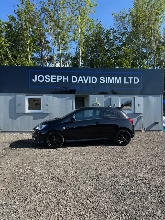 2017-vauxhall-corsa-14i-limited-edition-75ps-ecoflex-3d-big-3