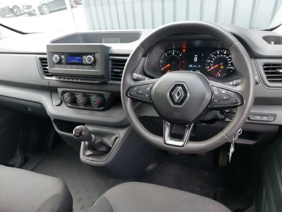 2022-renault-trafic-20dci-sl28-130-business-big-2